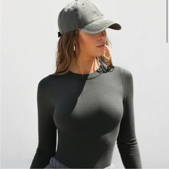 Joah Brown Long Sleeve Top - Picture 2 of 8